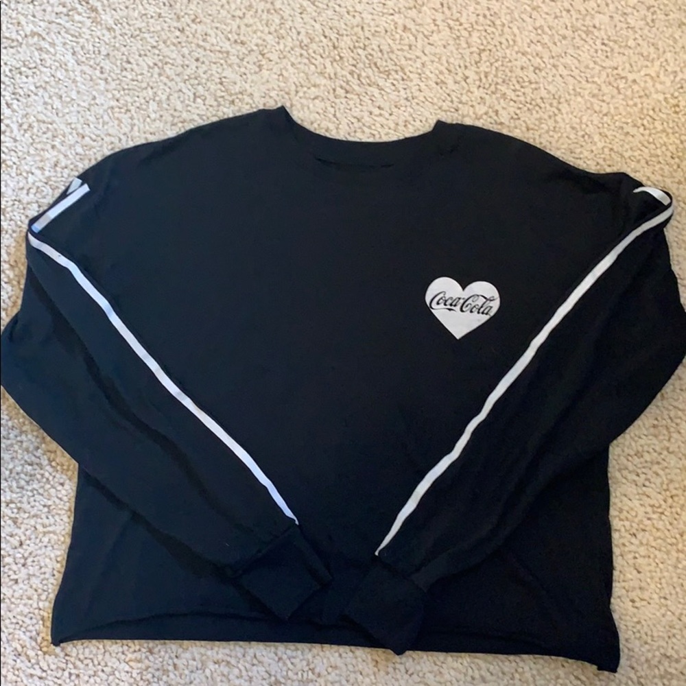 Black long sleeve crop top